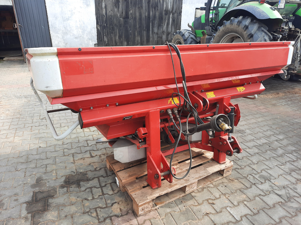 LELY CENTERLINER SX 2000 L - 肥料撒施机:图2 LELY CENTERLINER SX 2000 L - 肥料撒施机:图2