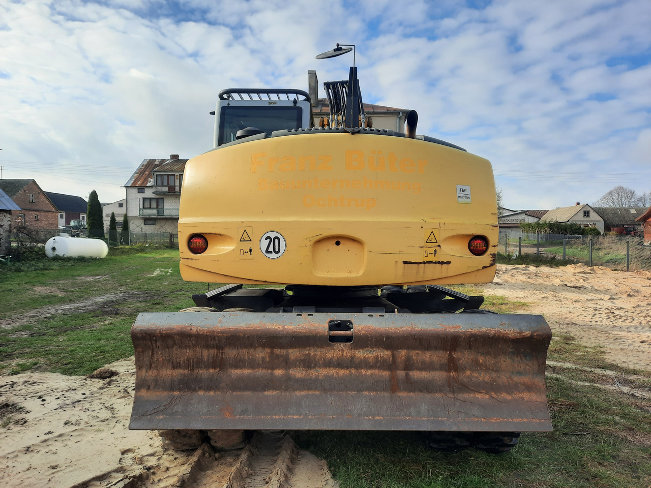 NEW HOLLAND WE150C - 轮式挖掘机:图4 NEW HOLLAND WE150C - 轮式挖掘机:图4