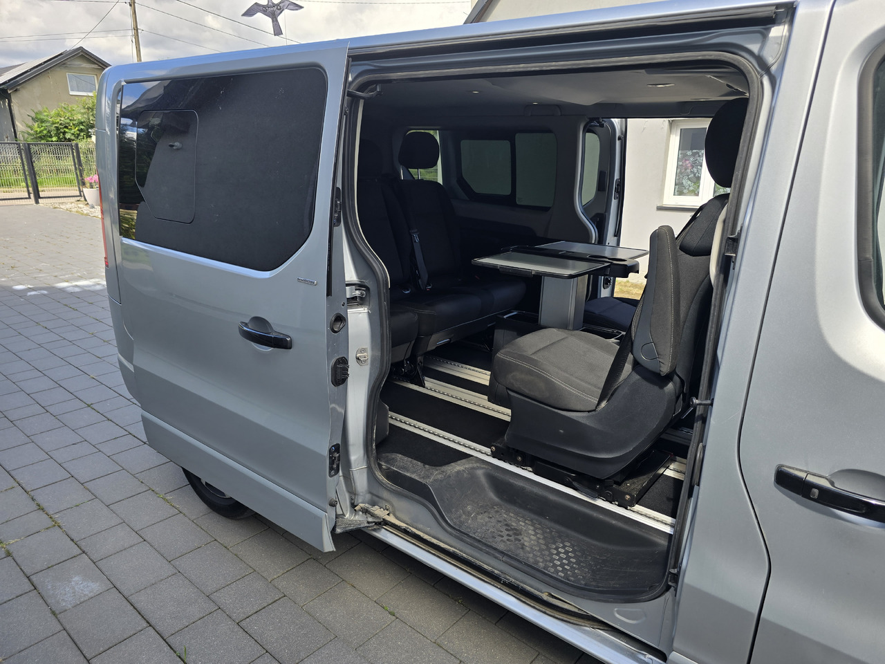 RENAULT Trafic SPACECLASS Premium - 小型客车:图2 RENAULT Trafic SPACECLASS Premium - 小型客车:图2