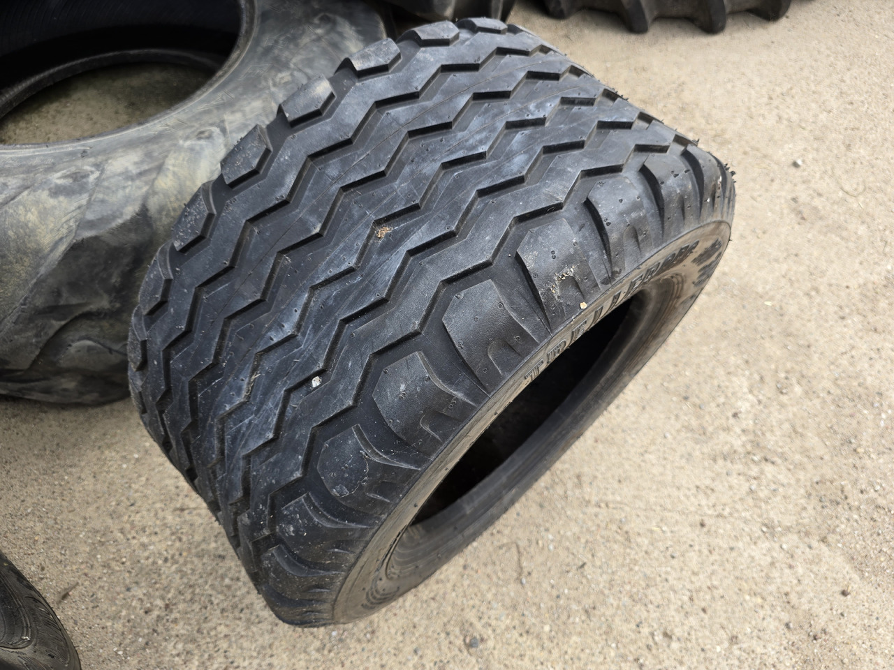 TRELLEBORG 340/55-16 - 轮胎 适用于 建筑机械:图2 TRELLEBORG 340/55-16 - 轮胎 适用于 建筑机械:图2
