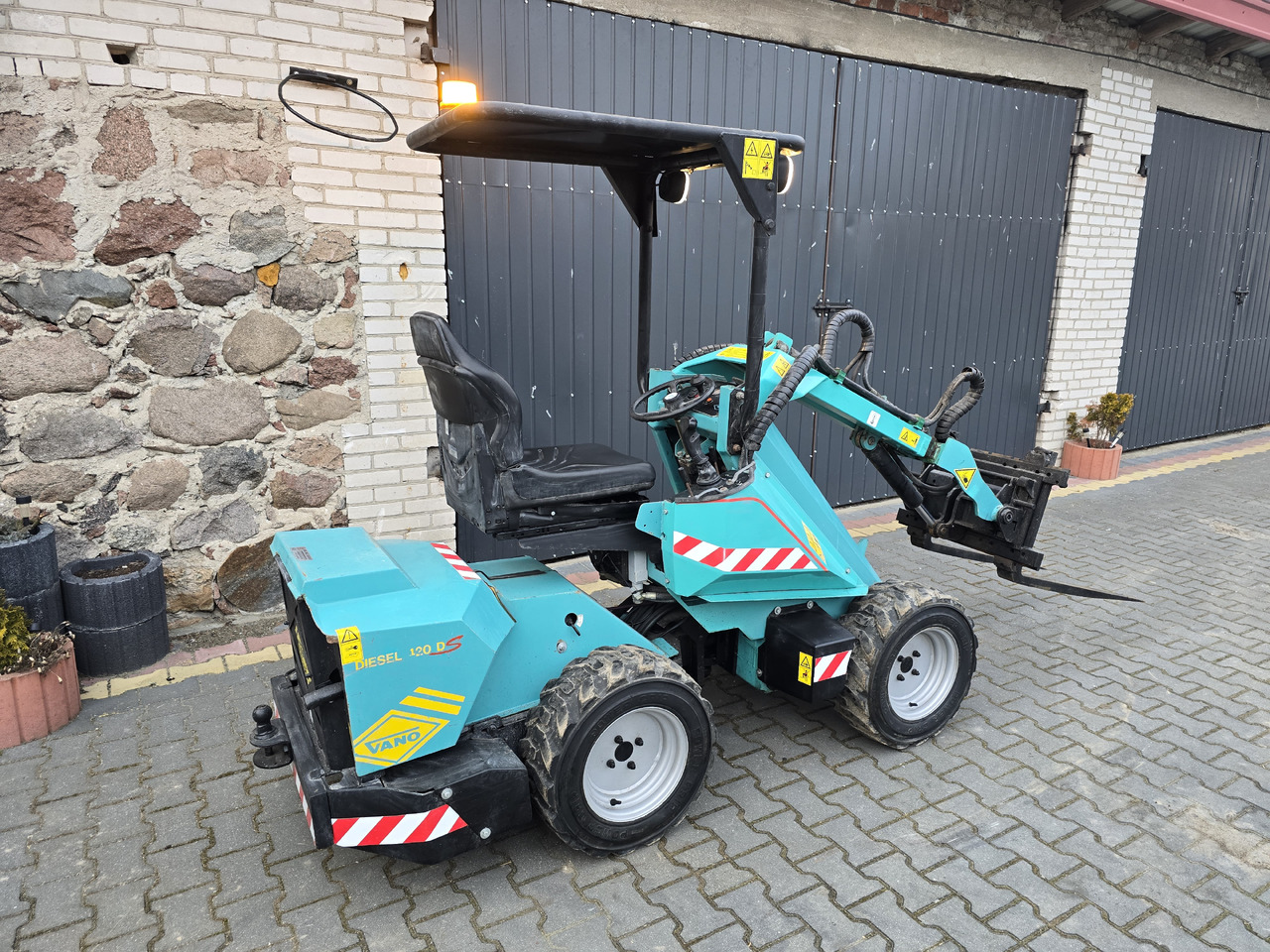 VANO 120 DS - 滑移装载机:图4 VANO 120 DS - 滑移装载机:图4