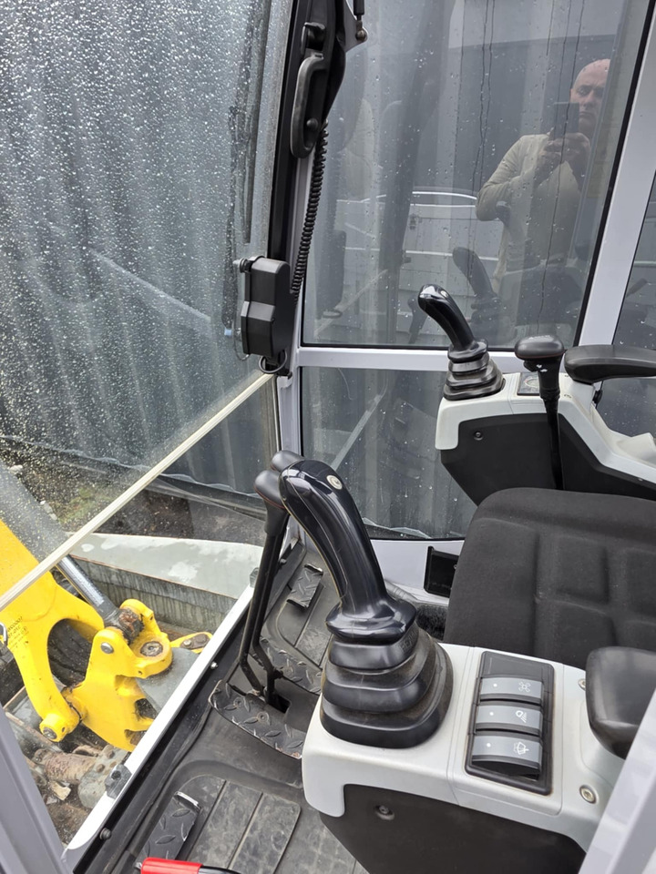 Wacker Neuson ET16 - 小型挖掘机:图4 Wacker Neuson ET16 - 小型挖掘机:图4