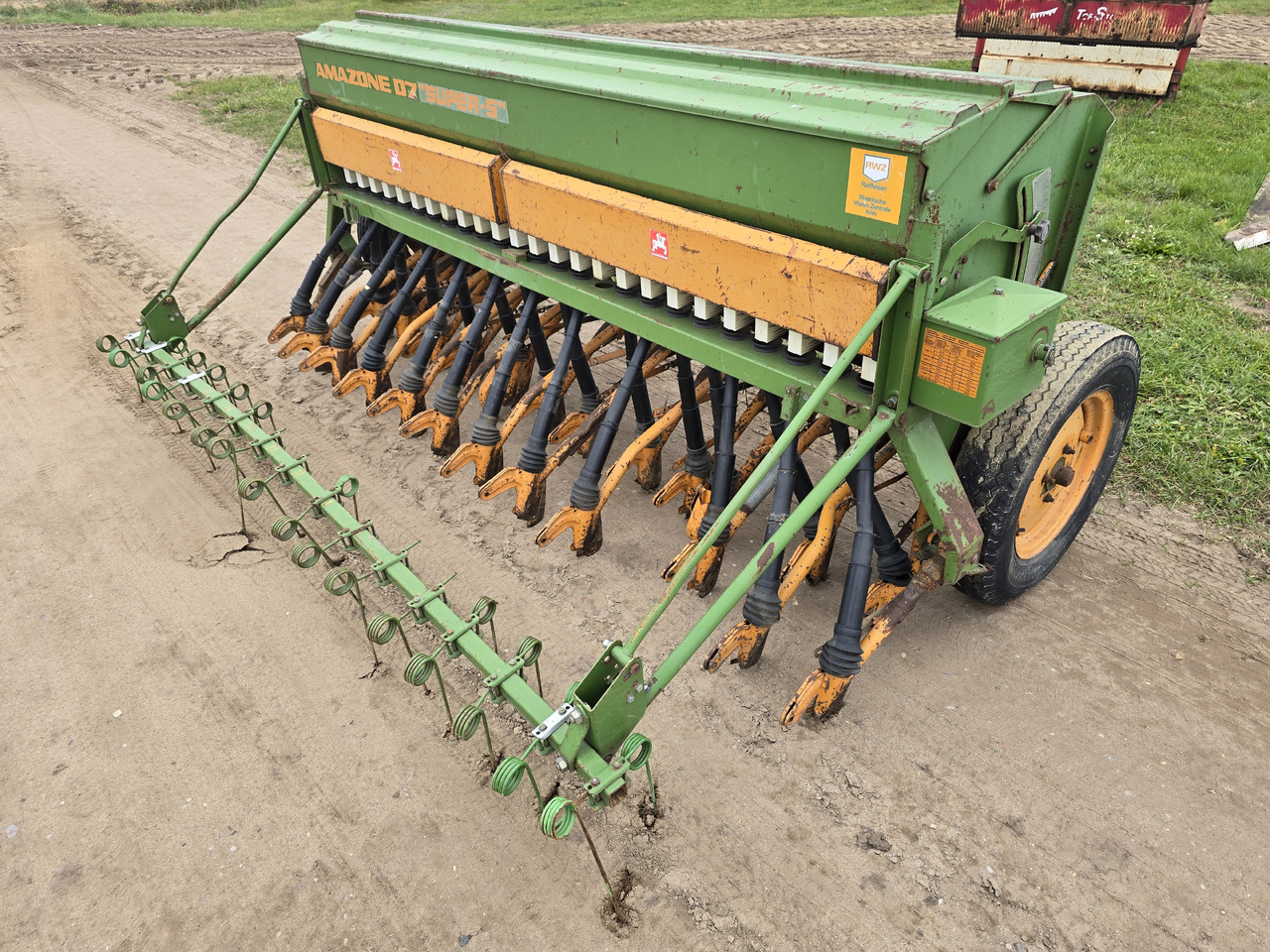 Amazone D7 SUPER-S Typ 30 - 播种设备:图3 Amazone D7 SUPER-S Typ 30 - 播种设备:图3