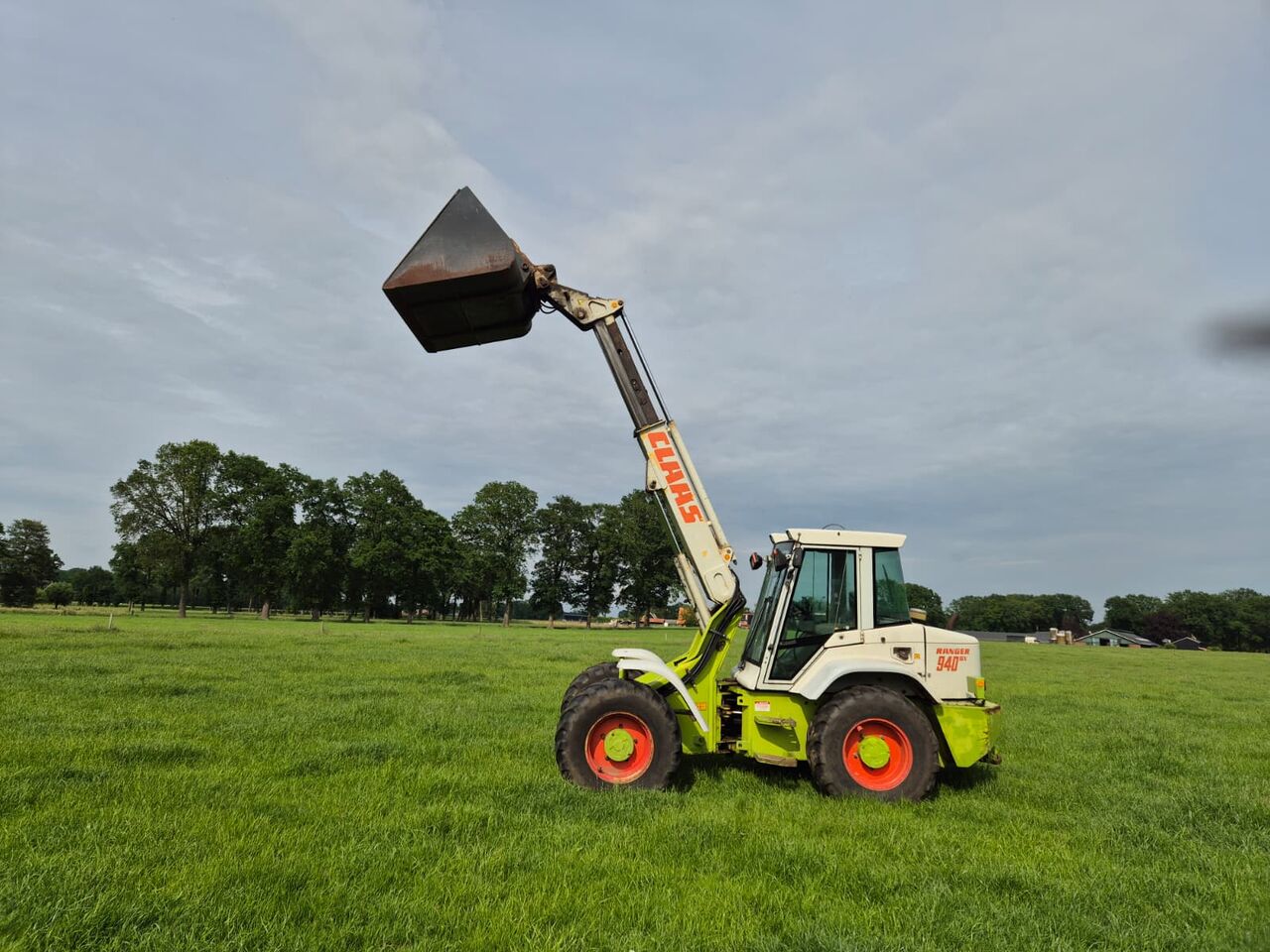 Claas Ranger 940 RX - 轮式装载机:图2 Claas Ranger 940 RX - 轮式装载机:图2