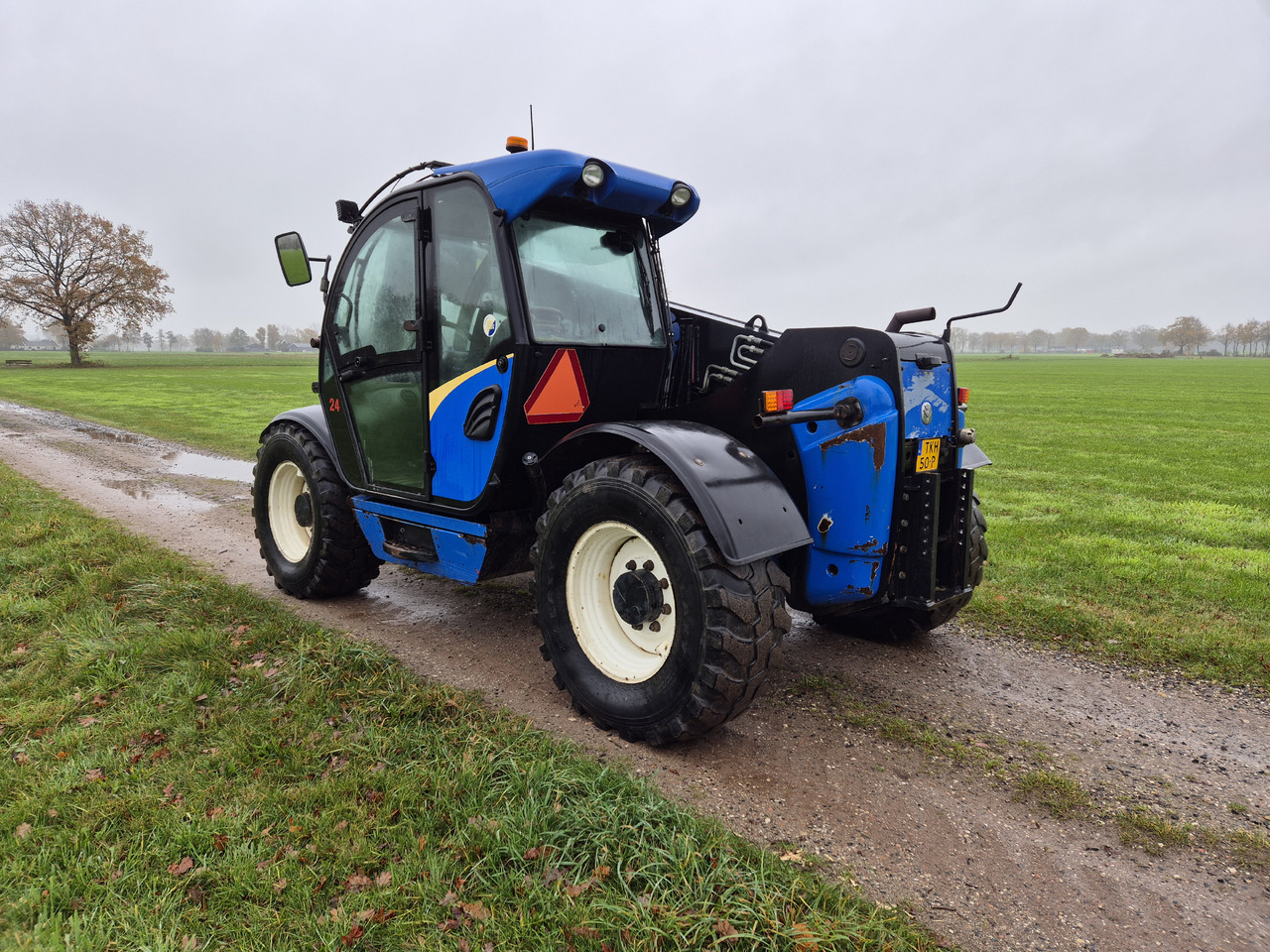 NEW HOLLAND LM 5040 - 建筑机械:图4 NEW HOLLAND LM 5040 - 建筑机械:图4