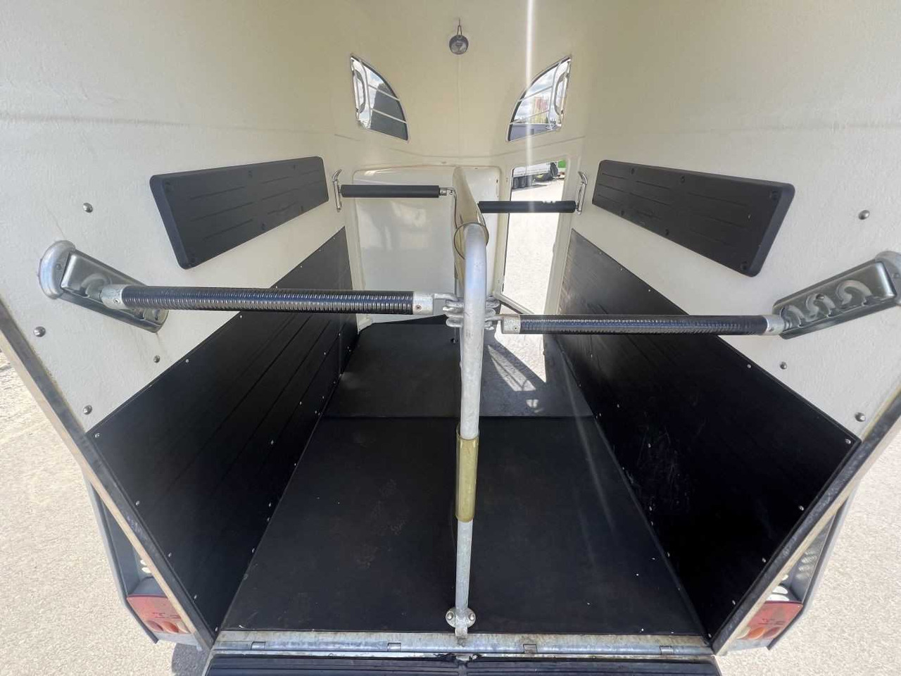 BOECKMANN Comfort ALB Pferdeanhänger - 马拖车:图2 BOECKMANN Comfort ALB Pferdeanhänger - 马拖车:图2