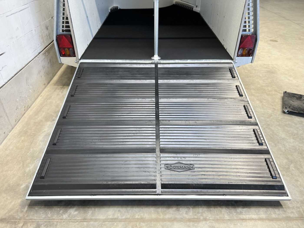BOECKMANN Comfort Neu Pferdeanhänger - 马拖车:图4 BOECKMANN Comfort Neu Pferdeanhänger - 马拖车:图4