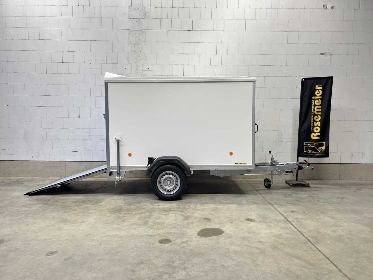 BOECKMANN KT 2513/135 V Rampe Stützen Kofferanhänger - 封闭厢式拖车:图1 BOECKMANN KT 2513/135 V Rampe Stützen Kofferanhänger - 封闭厢式拖车:图1