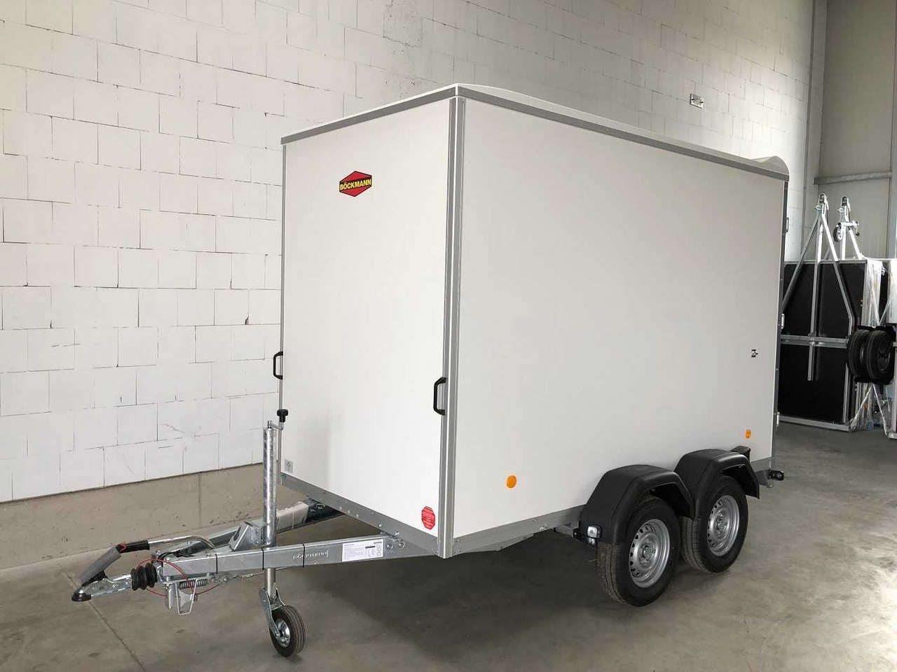 BOECKMANN KT 3015/20 H Kofferanhänger - 封闭厢式拖车:图1 BOECKMANN KT 3015/20 H Kofferanhänger - 封闭厢式拖车:图1