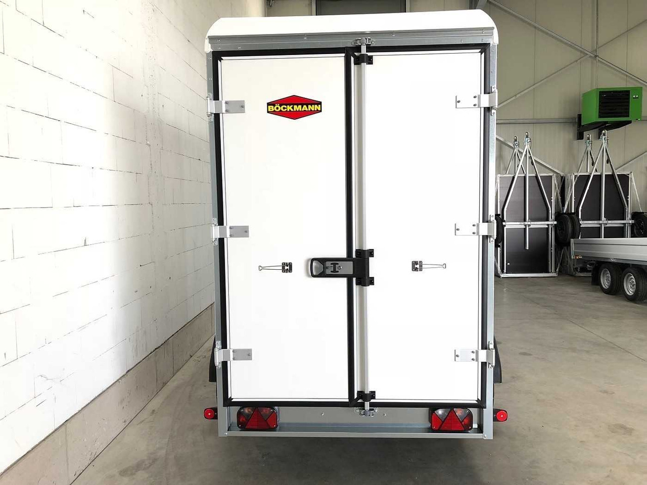 BOECKMANN KT 3015/20 H Kofferanhänger - 封闭厢式拖车:图5 BOECKMANN KT 3015/20 H Kofferanhänger - 封闭厢式拖车:图5