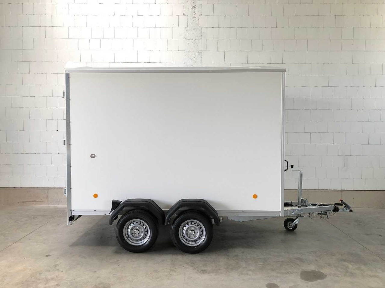 BOECKMANN KT 3015/20 H Kofferanhänger - 封闭厢式拖车:图2 BOECKMANN KT 3015/20 H Kofferanhänger - 封闭厢式拖车:图2