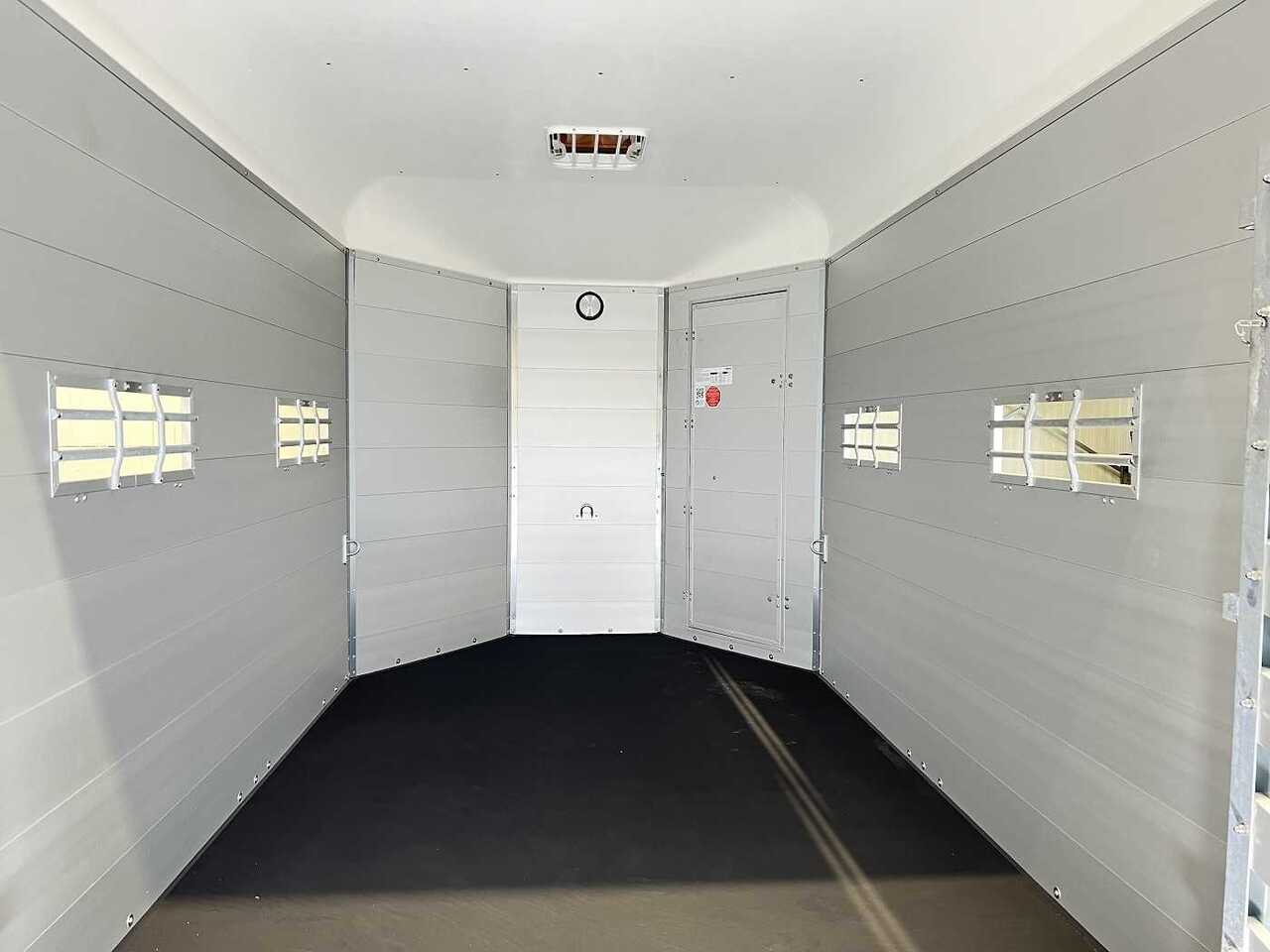 BOECKMANN VA 3520/30 P Viehanhänger - 牲畜运输拖车:图5 BOECKMANN VA 3520/30 P Viehanhänger - 牲畜运输拖车:图5