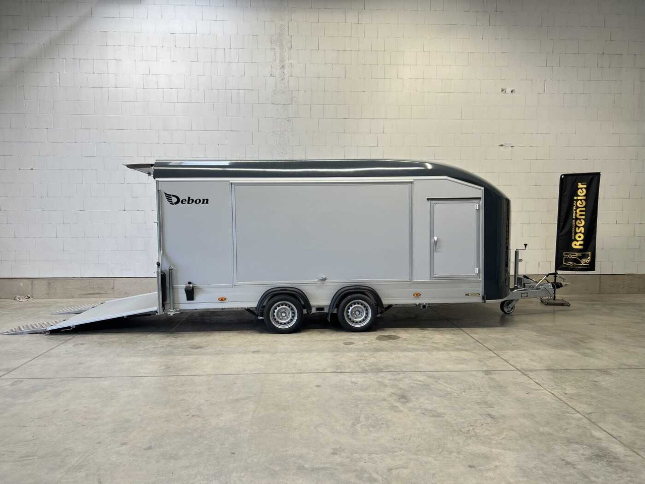 CHEVAL LIBERTE DEBON C1000 Roadster Autotransporter geschlossen - 自动转运拖车:图2 CHEVAL LIBERTE DEBON C1000 Roadster Autotransporter geschlossen - 自动转运拖车:图2