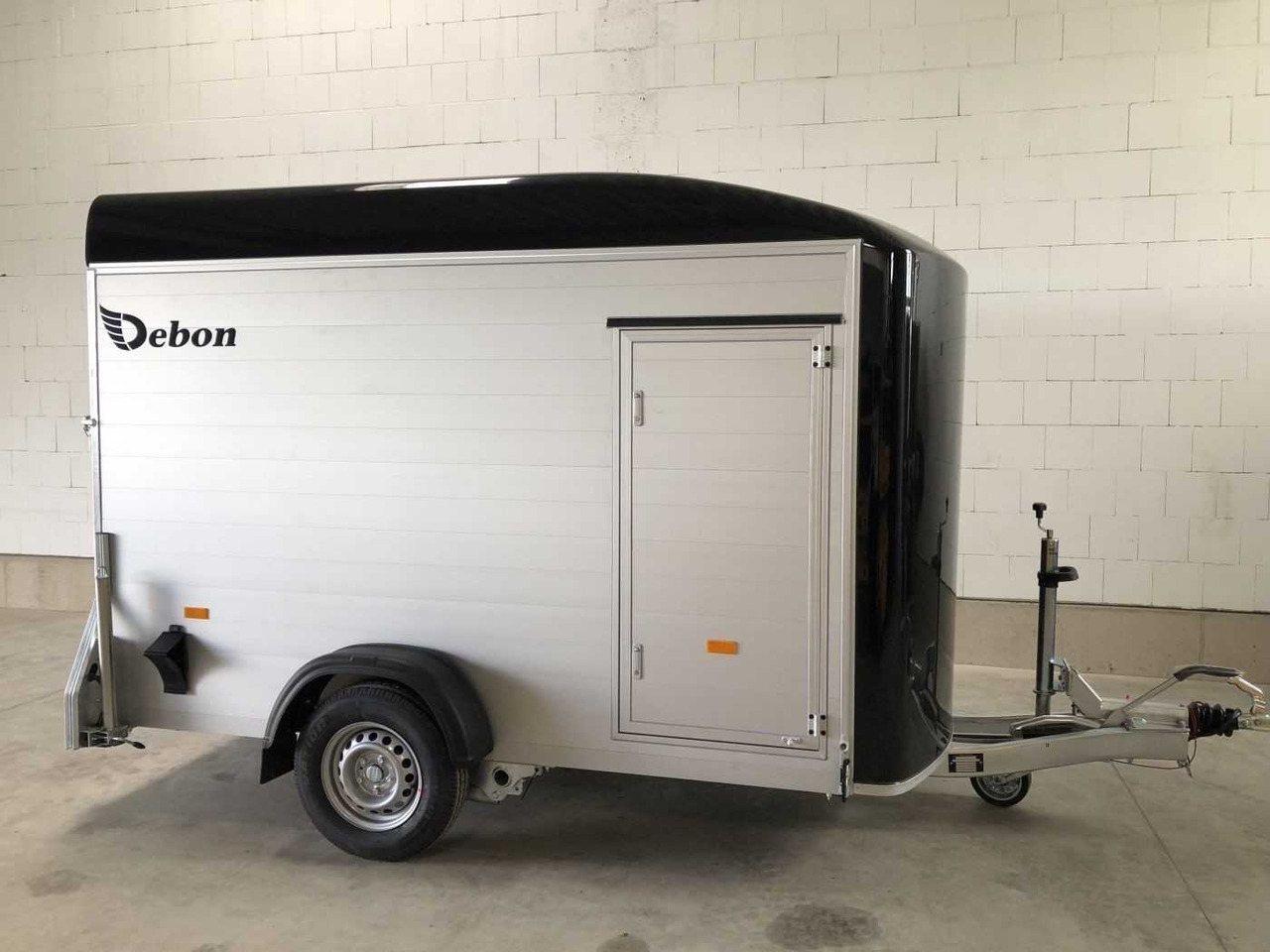 新的 摩托车拖车 CHEVAL LIBERTE DEBON C300 Roadster Kofferanhänger：图1