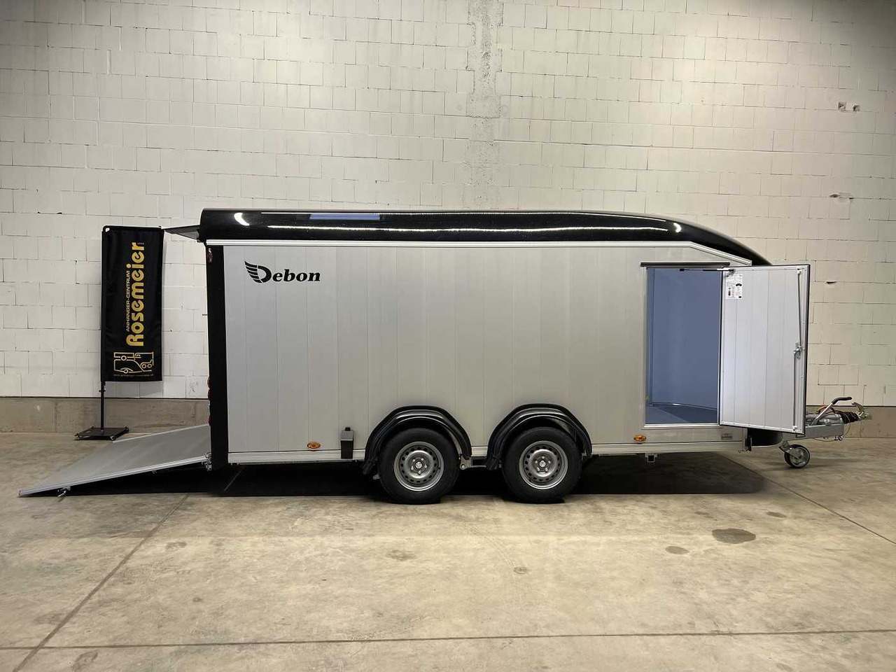 CHEVAL LIBERTE DEBON C900 Roadster Kofferanhänger - 封闭厢式拖车:图2 CHEVAL LIBERTE DEBON C900 Roadster Kofferanhänger - 封闭厢式拖车:图2