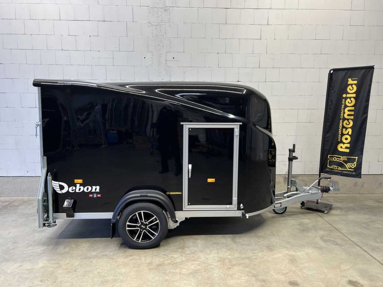 CHEVAL LIBERTE DEBON Cargo 1300.02+Tür Alu-Felgen Kofferanhänger - 封闭厢式拖车:图2 CHEVAL LIBERTE DEBON Cargo 1300.02+Tür Alu-Felgen Kofferanhänger - 封闭厢式拖车:图2