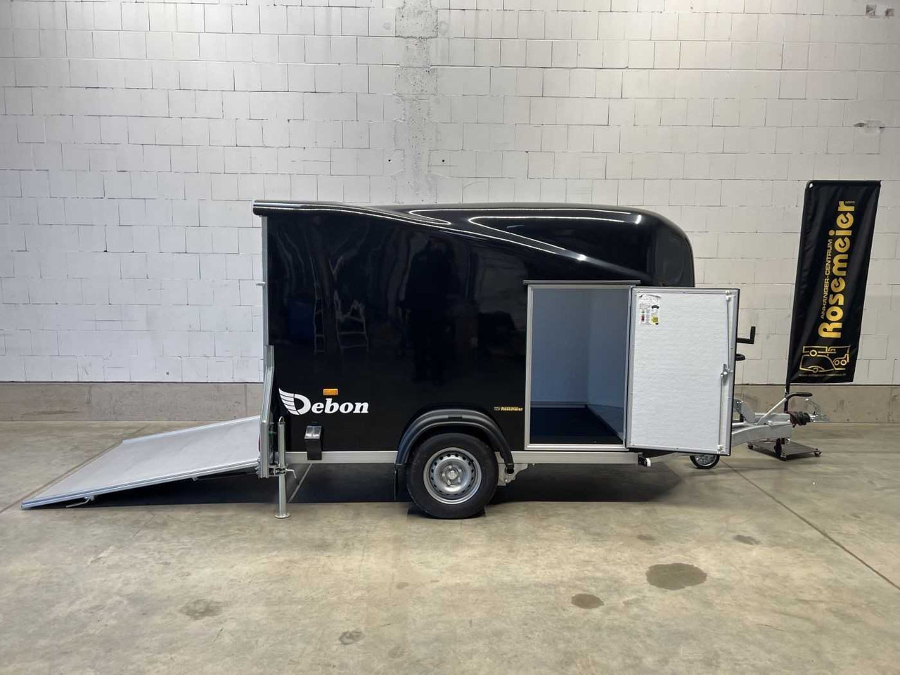 CHEVAL LIBERTE DEBON Cargo 1300.02+Tür Kofferanhänger - 封闭厢式拖车:图1 CHEVAL LIBERTE DEBON Cargo 1300.02+Tür Kofferanhänger - 封闭厢式拖车:图1