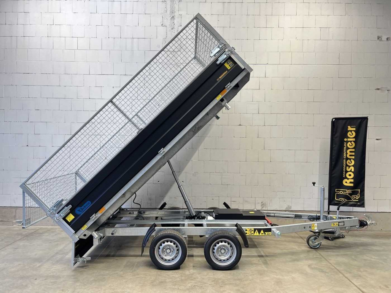 CHEVAL LIBERTE DEBON PW3.3E Black Gitter Dreiseitenkipper - 翻斗拖车:图1 CHEVAL LIBERTE DEBON PW3.3E Black Gitter Dreiseitenkipper - 翻斗拖车:图1