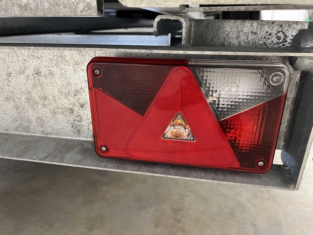 CHEVAL LIBERTE DEBON PW3.6E Gitter Dreiseitenkipper 租赁 CHEVAL LIBERTE DEBON PW3.6E Gitter Dreiseitenkipper:图25 CHEVAL LIBERTE DEBON PW3.6E Gitter Dreiseitenkipper 租赁 CHEVAL LIBERTE DEBON PW3.6E Gitter Dreiseitenkipper:图25