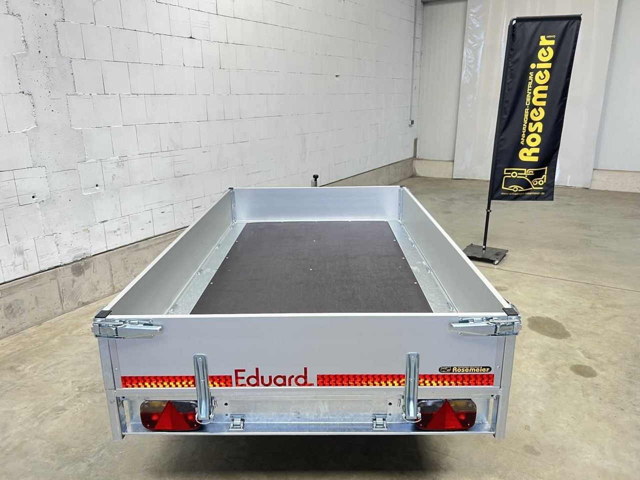 EDUARD 2615-3-PO3-1556 Maschinentransporter - 汽车拖车:图3 EDUARD 2615-3-PO3-1556 Maschinentransporter - 汽车拖车:图3