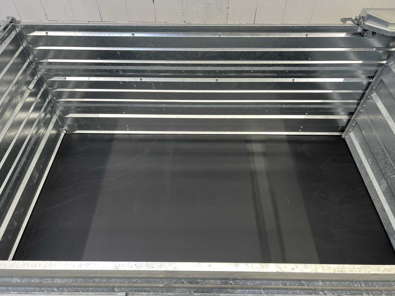 ROSEMEIER G GA 3500 mit Trennwand Abrollanhänger - 滚出式/ 箕斗拖车:图4 ROSEMEIER G GA 3500 mit Trennwand Abrollanhänger - 滚出式/ 箕斗拖车:图4