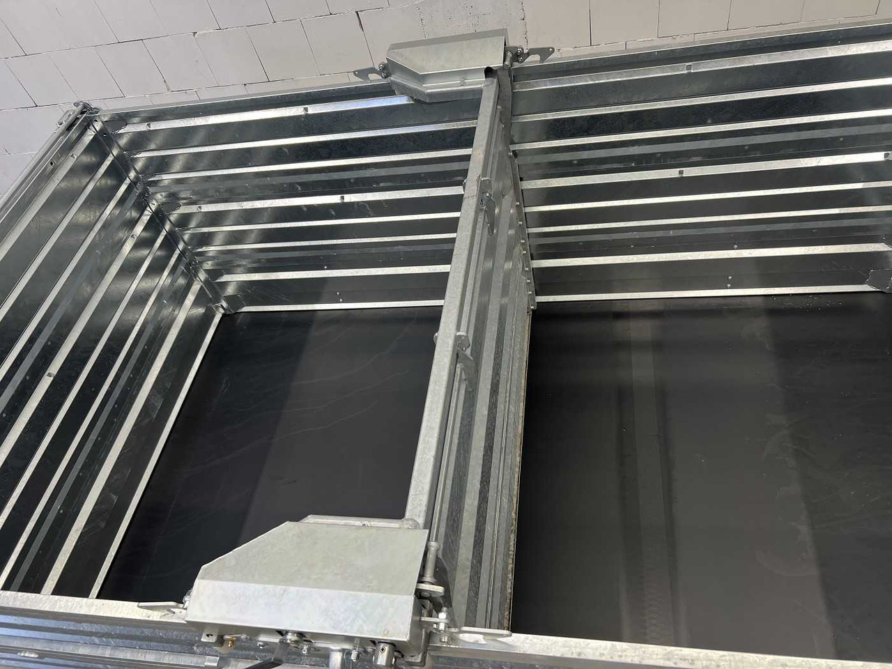 ROSEMEIER G GA 3500 mit Trennwand Abrollanhänger - 滚出式/ 箕斗拖车:图5 ROSEMEIER G GA 3500 mit Trennwand Abrollanhänger - 滚出式/ 箕斗拖车:图5