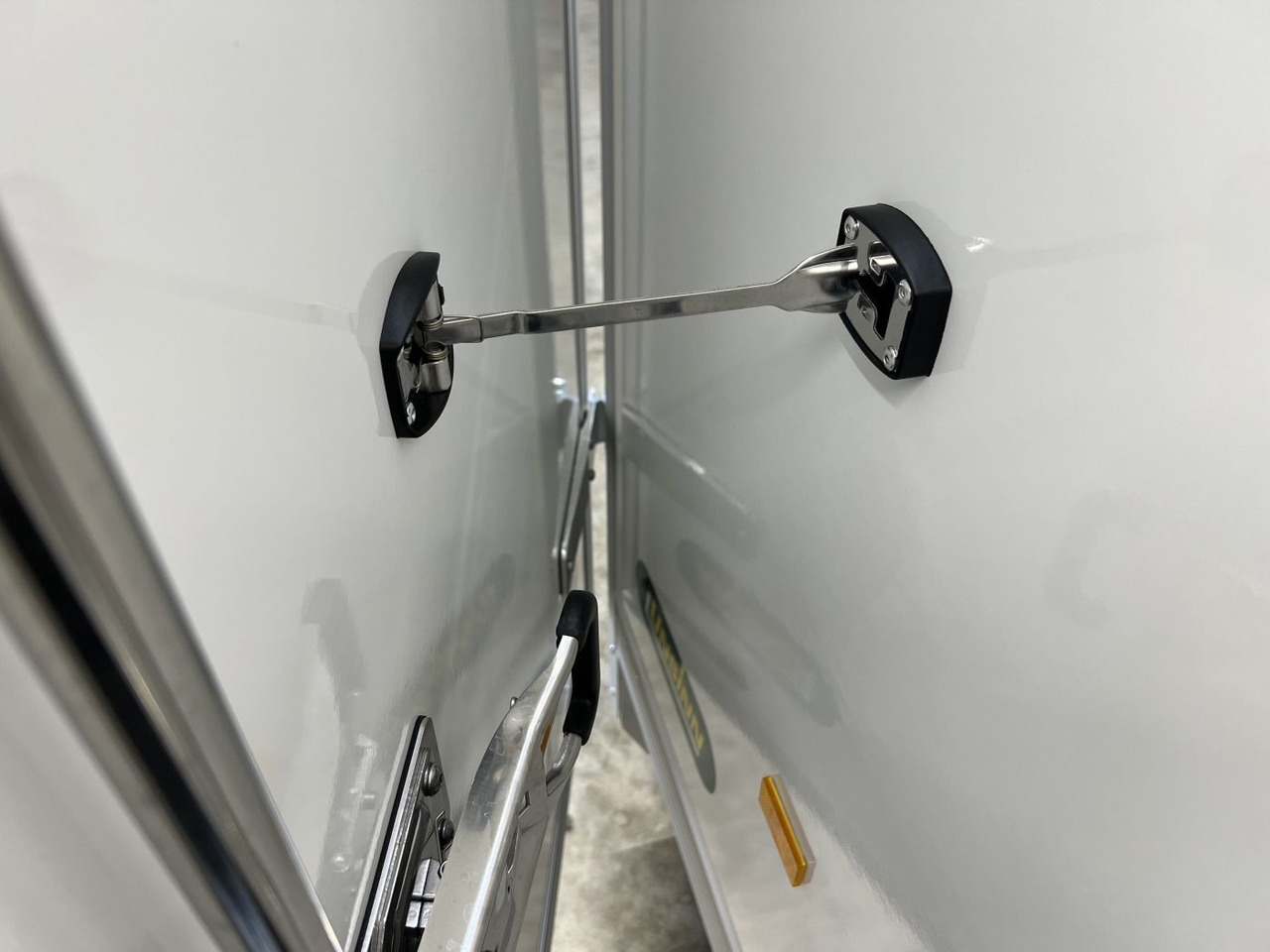 新的 自动售货拖车 UNSINN UKU 421719-26-14 VKL Verkaufsanhänger:图14 新的 自动售货拖车 UNSINN UKU 421719-26-14 VKL Verkaufsanhänger:图14