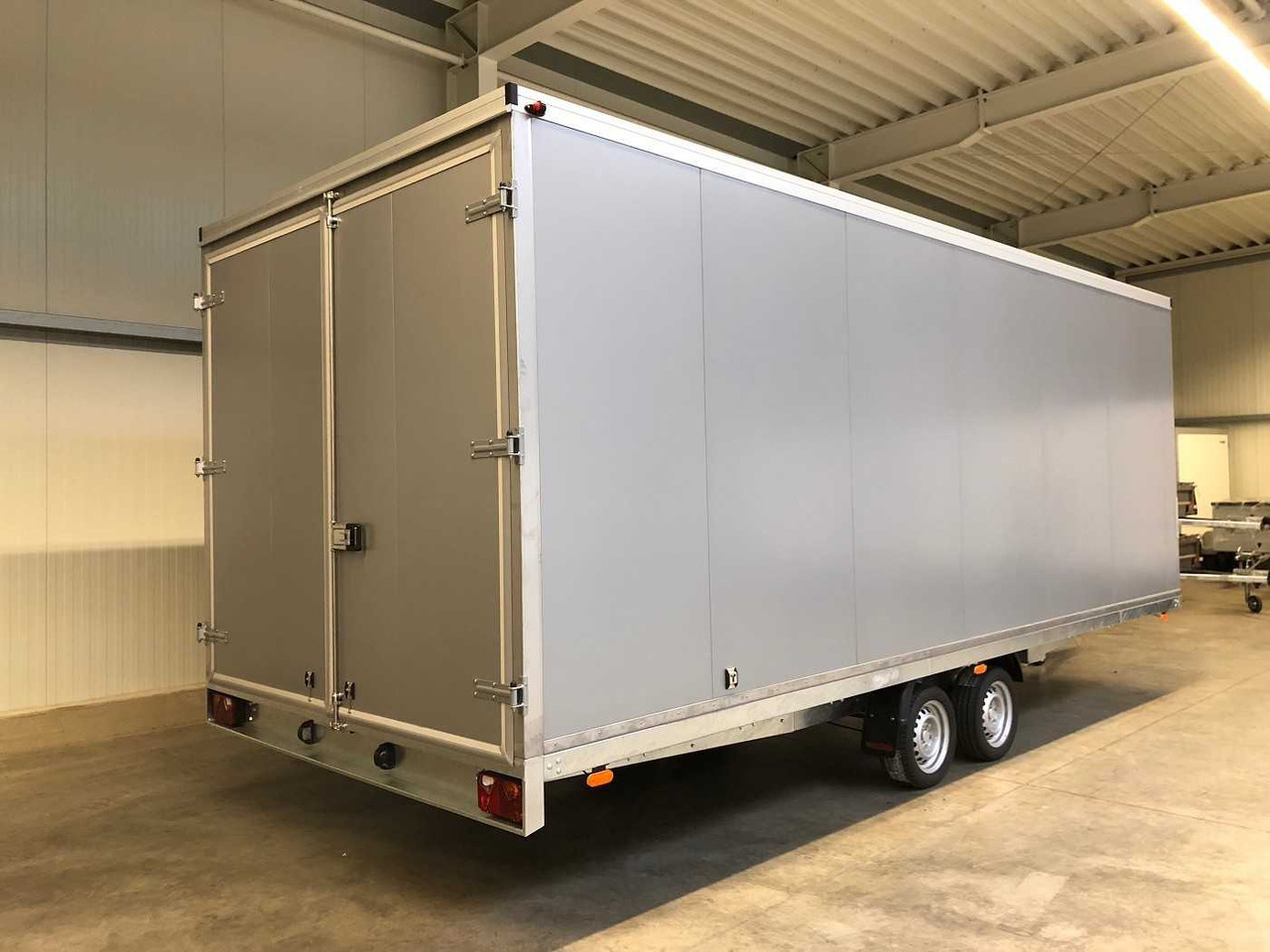 VEZEKO HK F 35.6 Kofferanhänger - 封闭厢式拖车:图2 VEZEKO HK F 35.6 Kofferanhänger - 封闭厢式拖车:图2