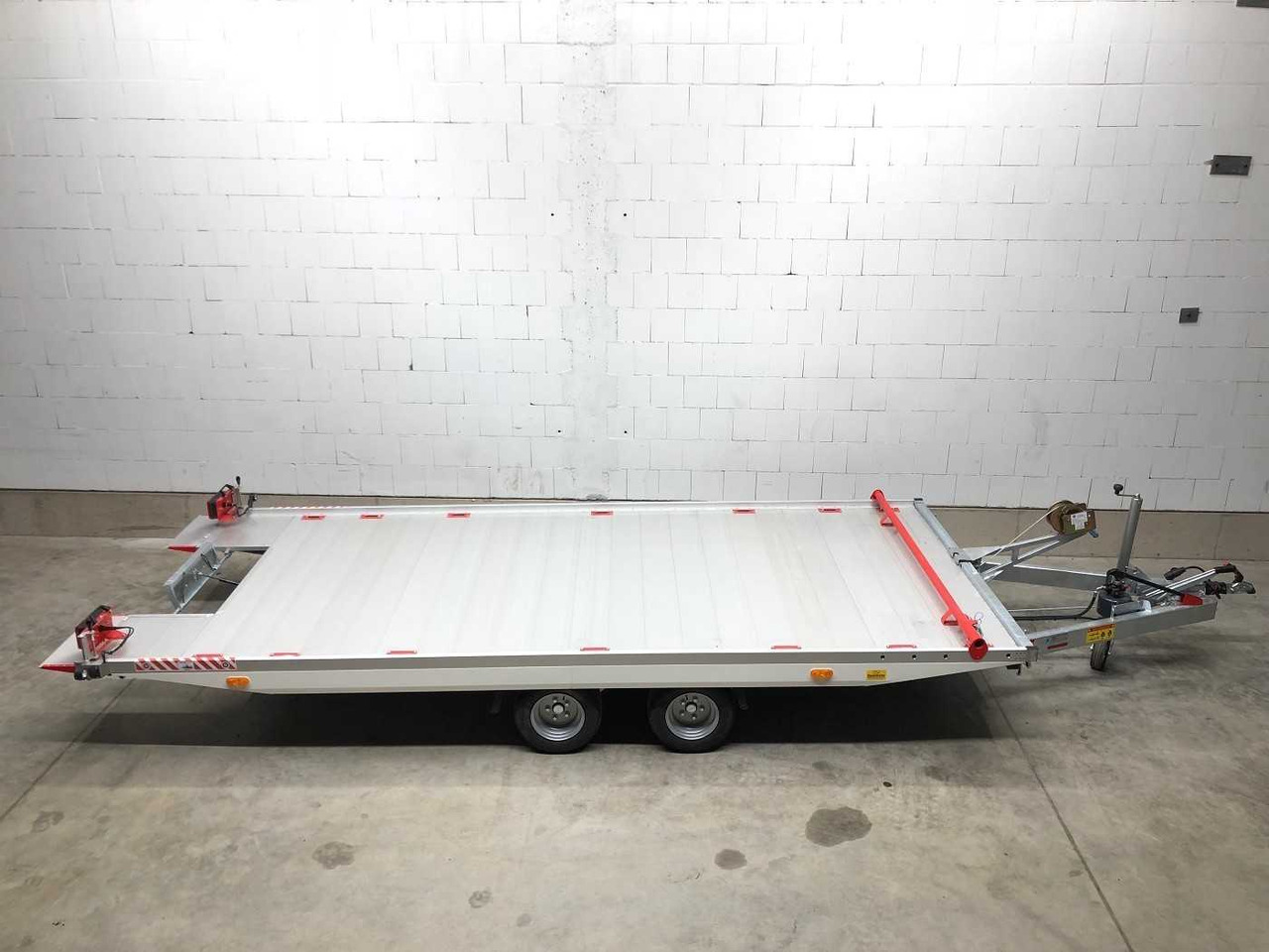 VEZEKO Imola 27.43 Autotransporter - 自动转运拖车:图2 VEZEKO Imola 27.43 Autotransporter - 自动转运拖车:图2