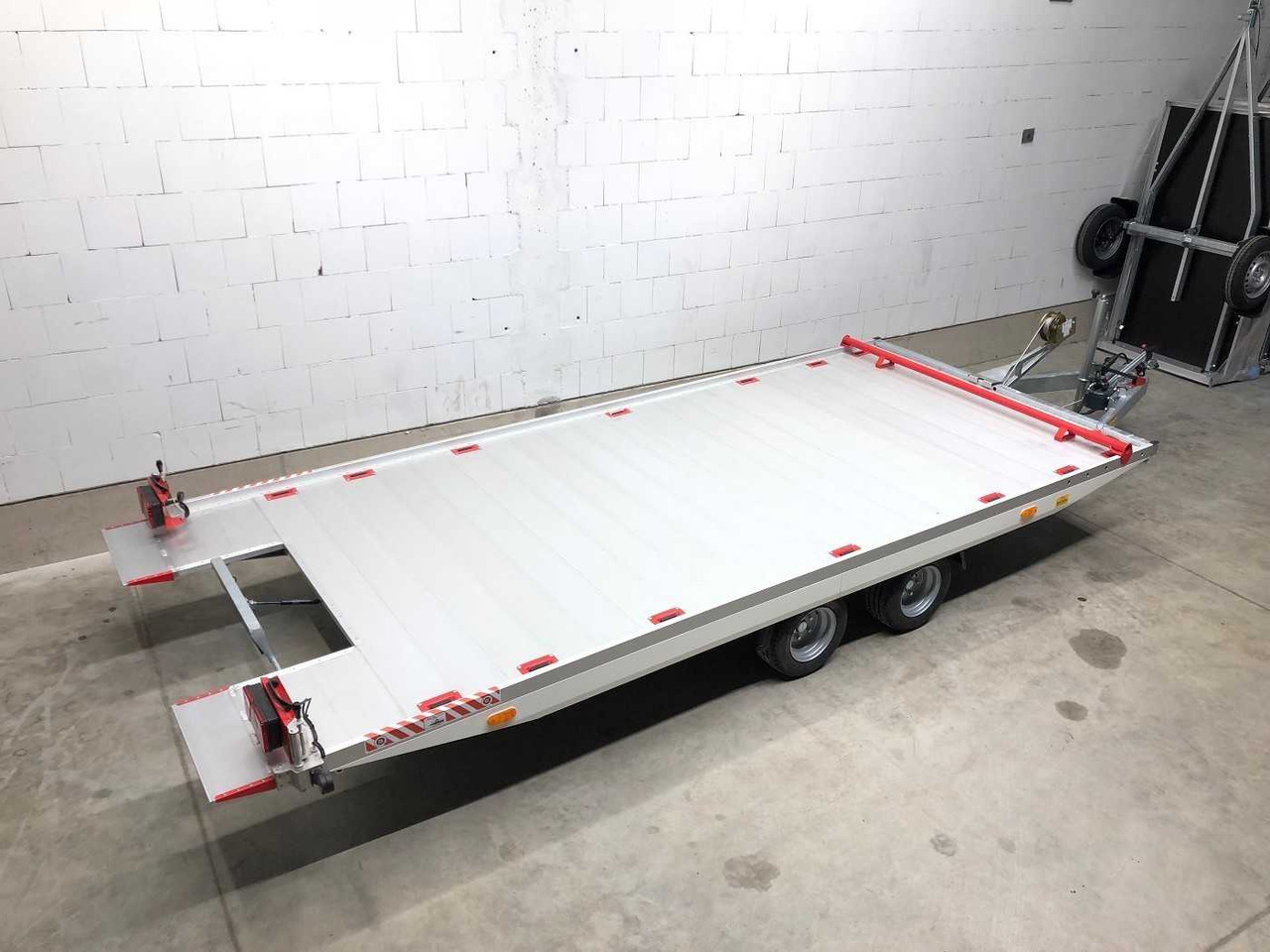 VEZEKO Imola 27.43 Autotransporter - 自动转运拖车:图4 VEZEKO Imola 27.43 Autotransporter - 自动转运拖车:图4