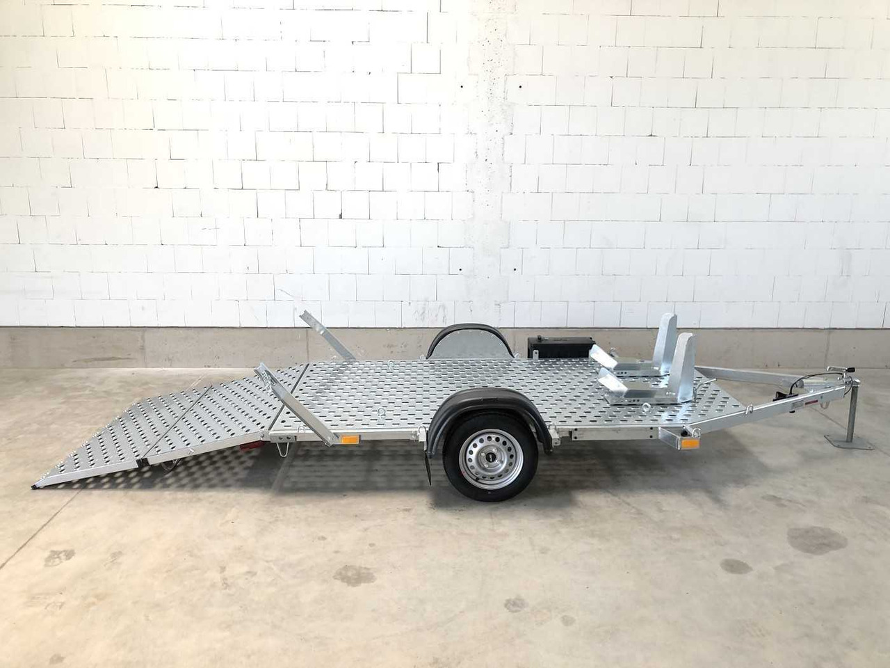 VEZEKO Motovan B 08+Box Motorradanhänger - 摩托车拖车:图2 VEZEKO Motovan B 08+Box Motorradanhänger - 摩托车拖车:图2