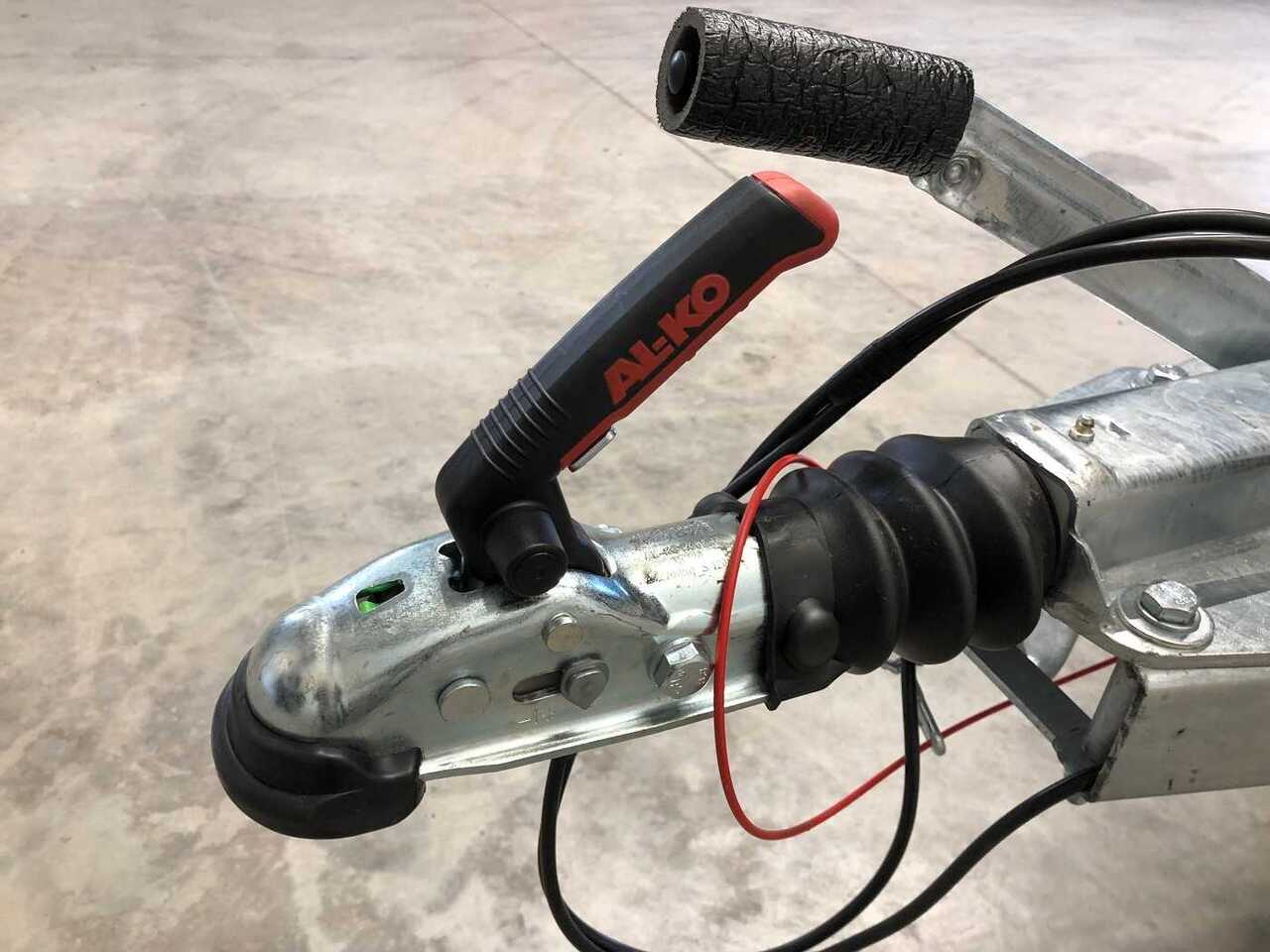 新的 封闭厢式拖车 VEZEKO TK B 27.35 Rampe Kofferanhänger：图24