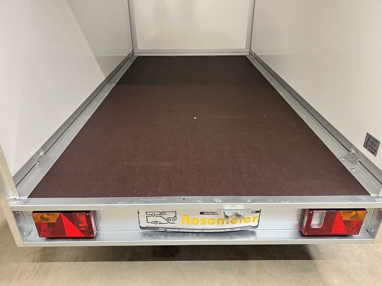 WM MEYER AZ 1330/151 S30 Kofferanhänger - 封闭厢式拖车:图5 WM MEYER AZ 1330/151 S30 Kofferanhänger - 封闭厢式拖车:图5