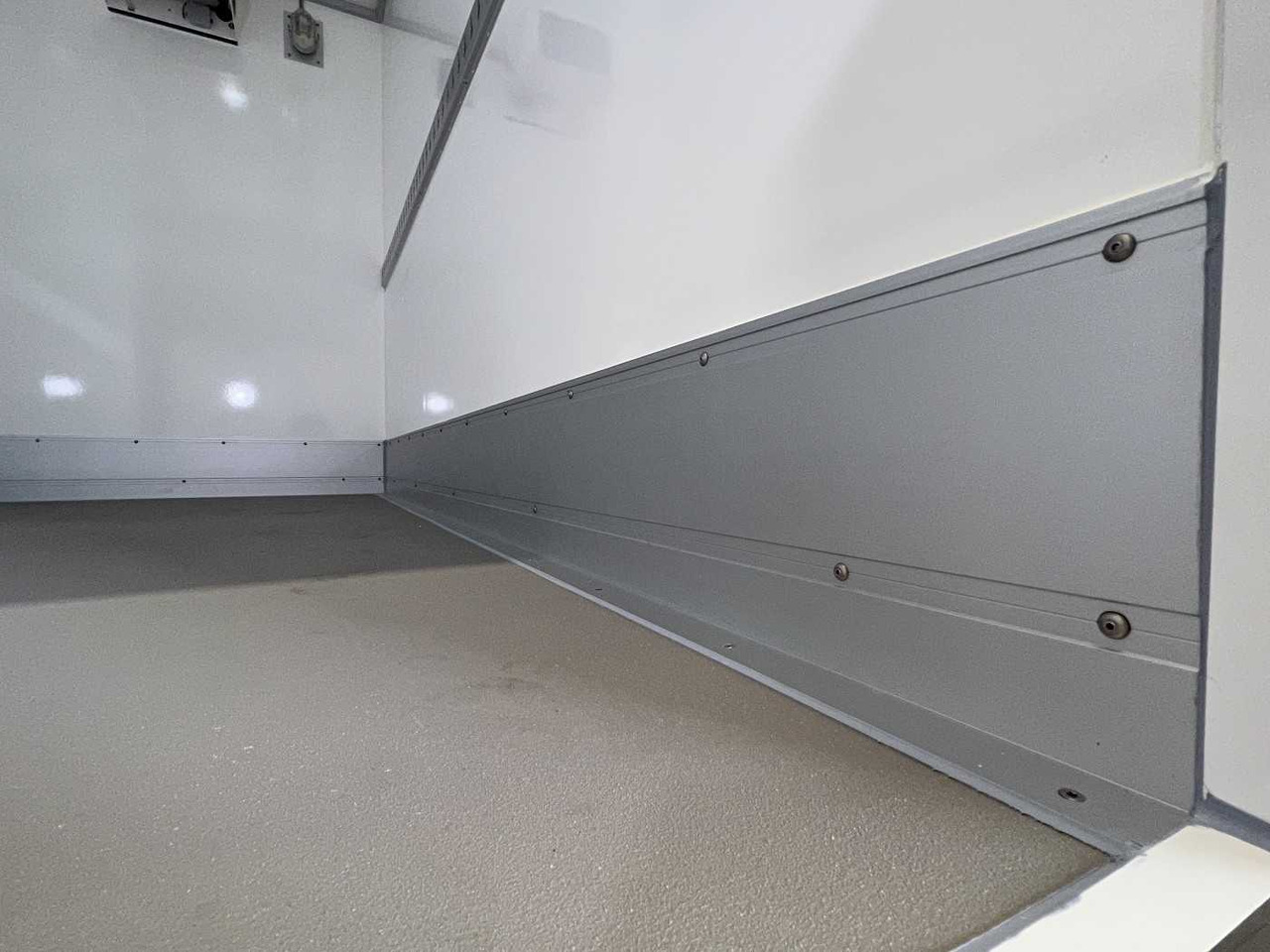 新的 冷藏拖车 WM MEYER AZK 3030/156 Rohrbahn Kühlanhänger:图24 新的 冷藏拖车 WM MEYER AZK 3030/156 Rohrbahn Kühlanhänger:图24