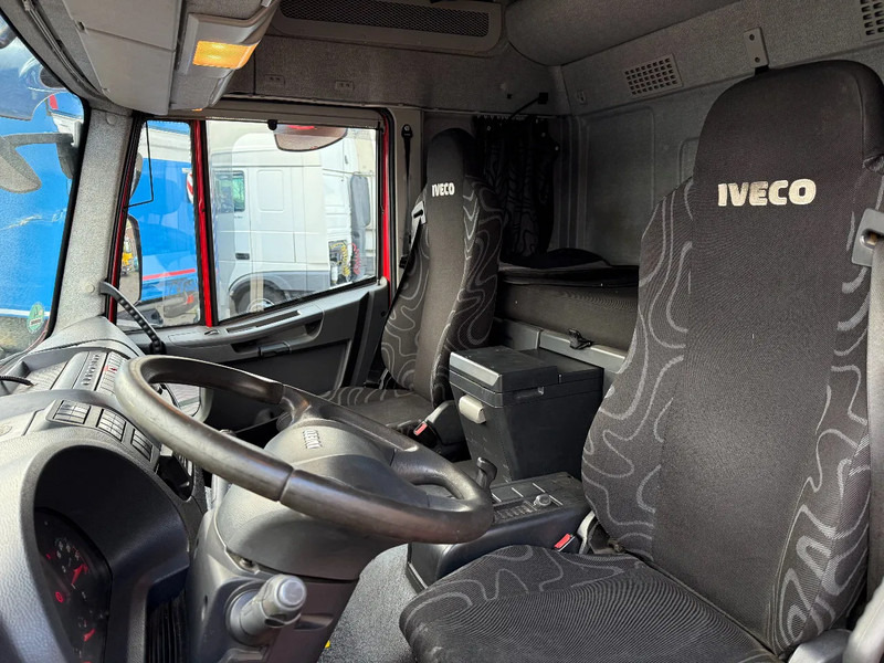 Iveco EuroCargo 120 E25 4X2 BAKWAGEN MET SCHUIFZEILEN EURO6 - 侧帘卡车:图5 Iveco EuroCargo 120 E25 4X2 BAKWAGEN MET SCHUIFZEILEN EURO6 - 侧帘卡车:图5