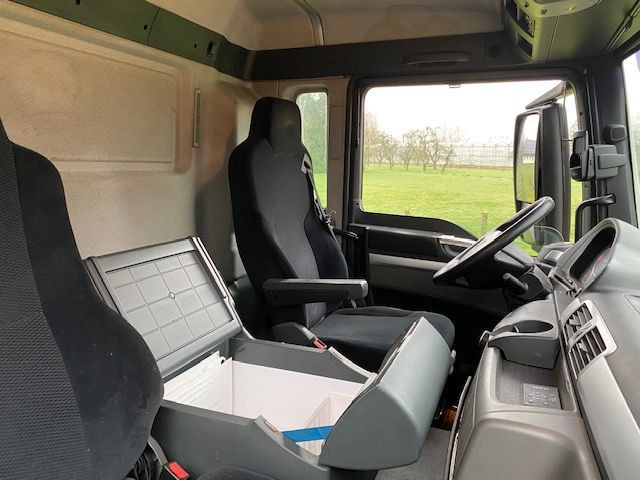 MAN TGS 18.320 TGS 18.320 BAKWAGEN MET LAADKLEP COMPLEET MET 2-ASSIGE AANHANGWAGEN - 厢式卡车:图5 MAN TGS 18.320 TGS 18.320 BAKWAGEN MET LAADKLEP COMPLEET MET 2-ASSIGE AANHANGWAGEN - 厢式卡车:图5