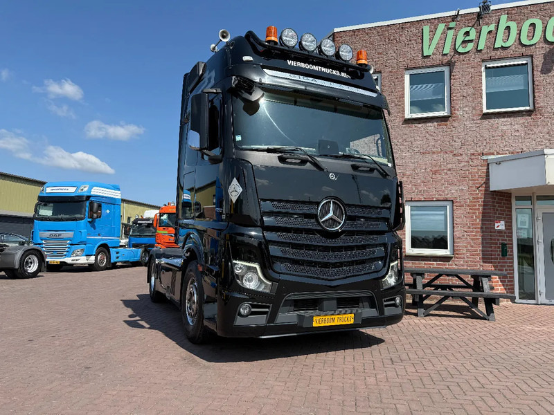 Mercedes-Benz Actros 1853 LS 4X2 "BLACK PEARL" EURO6D / FULL OPTIONS / RETARDER / ALCOA / LEATHER INTERIOR / ETC..... PERFECT CONDTION!!!!! - 牵引车:图1 Mercedes-Benz Actros 1853 LS 4X2 "BLACK PEARL" EURO6D / FULL OPTIONS / RETARDER / ALCOA / LEATHER INTERIOR / ETC..... PERFECT CONDTION!!!!! - 牵引车:图1