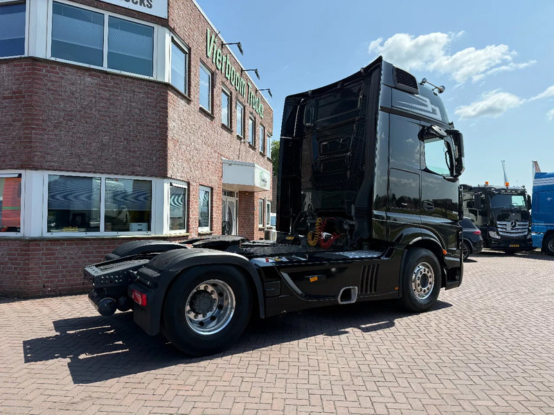 Mercedes-Benz Actros 1853 LS 4X2 "BLACK PEARL" EURO6D / FULL OPTIONS / RETARDER / ALCOA / LEATHER INTERIOR / ETC..... PERFECT CONDTION!!!!! - 牵引车:图5 Mercedes-Benz Actros 1853 LS 4X2 "BLACK PEARL" EURO6D / FULL OPTIONS / RETARDER / ALCOA / LEATHER INTERIOR / ETC..... PERFECT CONDTION!!!!! - 牵引车:图5