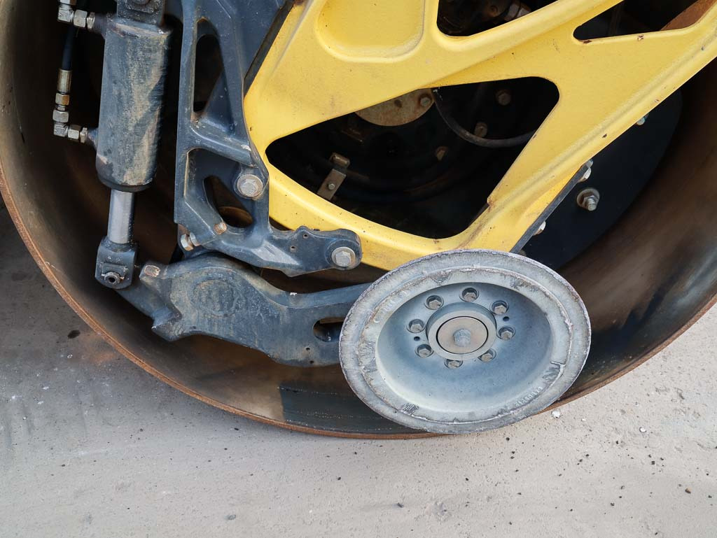 压路机 BOMAG BW 174 AP-4v：图9