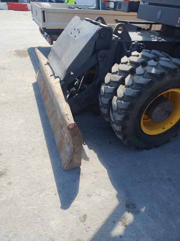 VOLVO EWR170E - 轮式挖掘机:图5 VOLVO EWR170E - 轮式挖掘机:图5