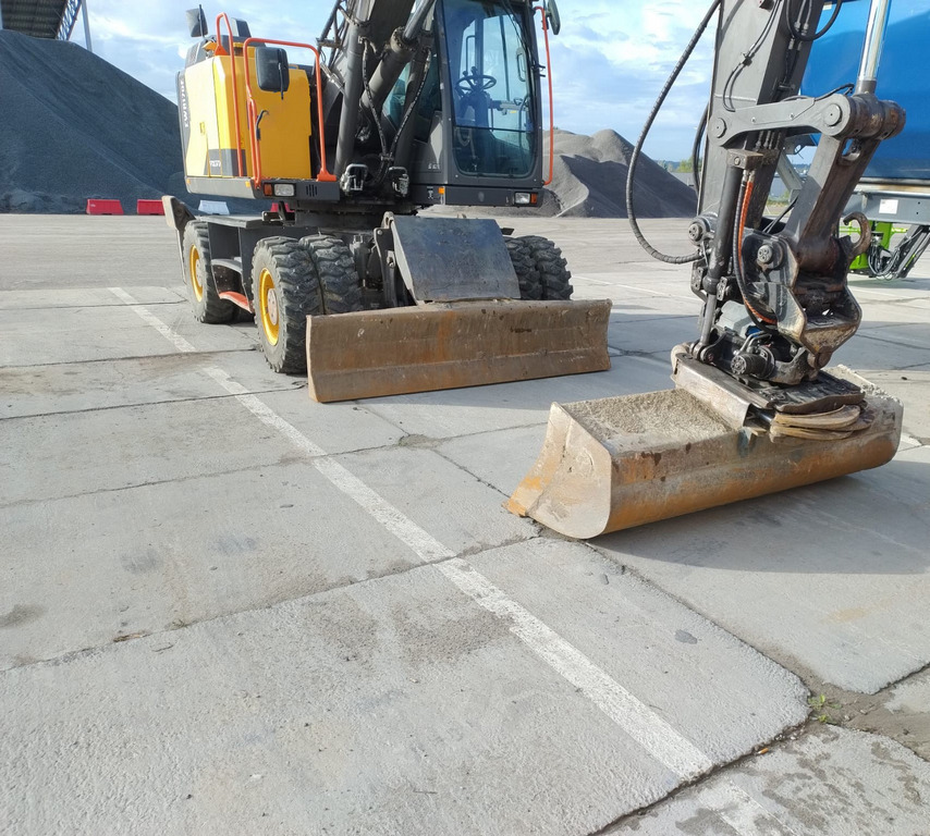 VOLVO EWR170E - 轮式挖掘机:图4 VOLVO EWR170E - 轮式挖掘机:图4