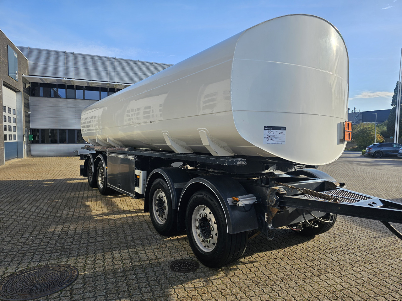 液罐拖车 EUROTANK 4 Akslet:图8 液罐拖车 EUROTANK 4 Akslet:图8