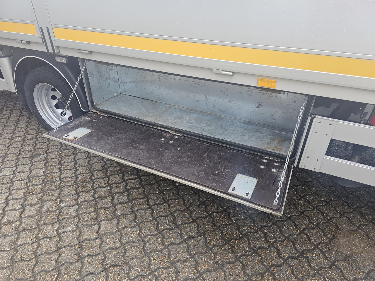 MAN TGE 6.160 A8 - 平板货车:图5 MAN TGE 6.160 A8 - 平板货车:图5