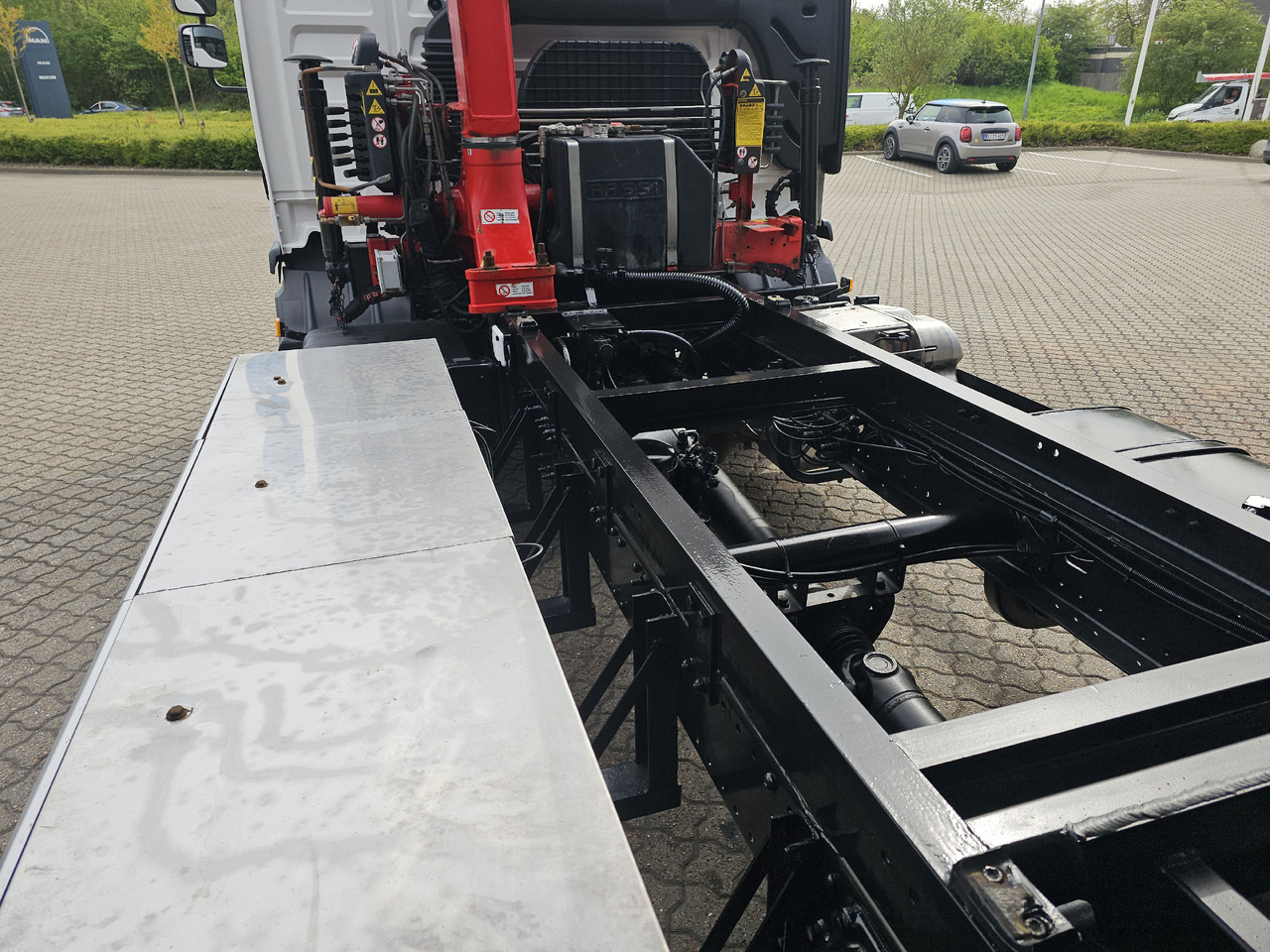 翻斗车, 起重车 MAN TGL 10.220：图11