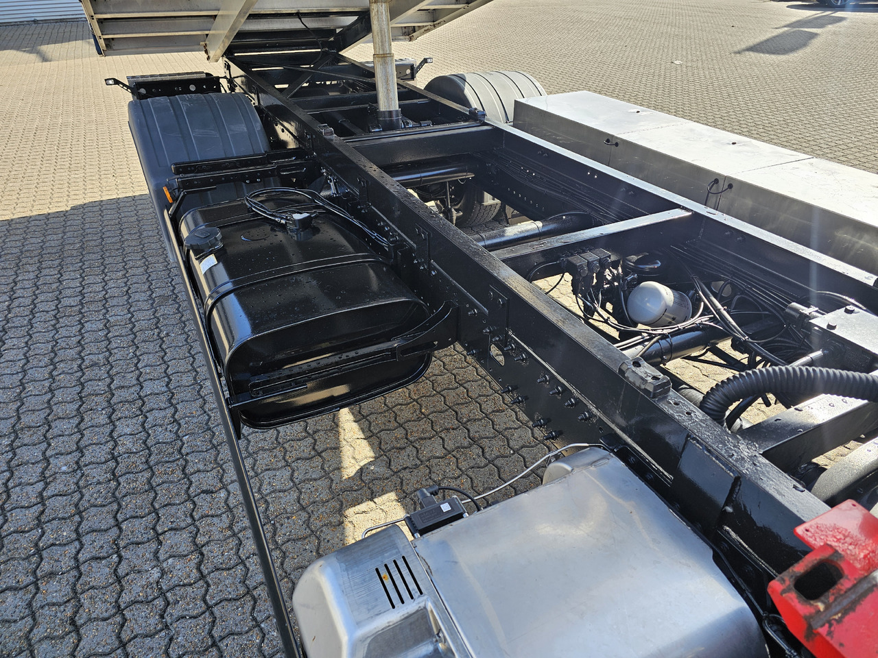 翻斗车, 起重车 MAN TGL 10.220：图14