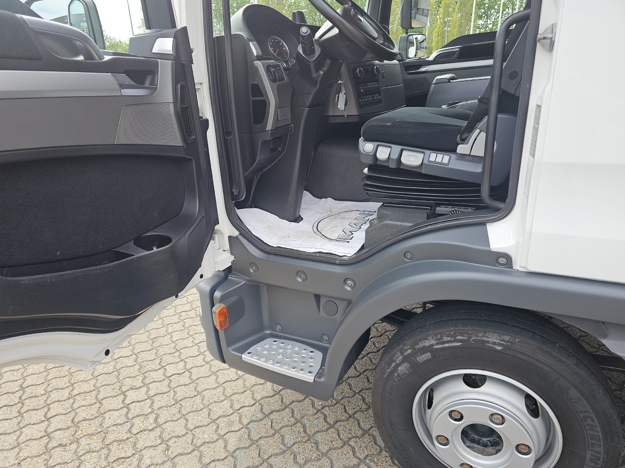 翻斗车, 起重车 MAN TGL 10.220：图28