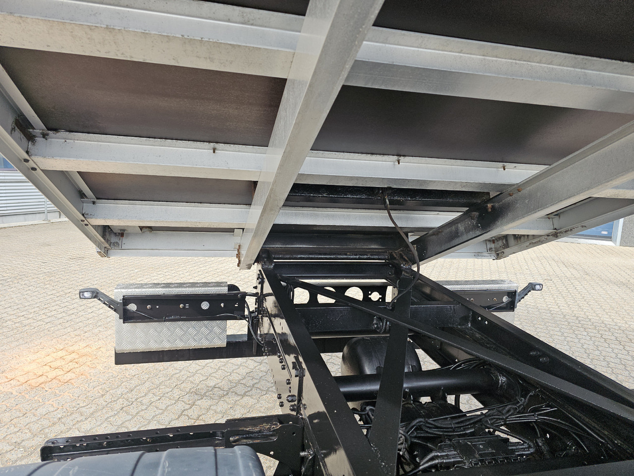 翻斗车, 起重车 MAN TGL 10.220：图10