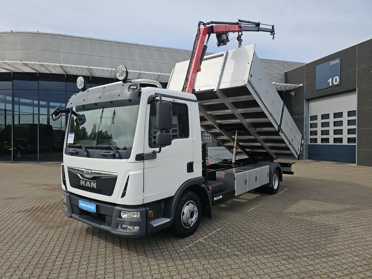 MAN TGL 10.220 - 翻斗车, 起重车:图1 MAN TGL 10.220 - 翻斗车, 起重车:图1