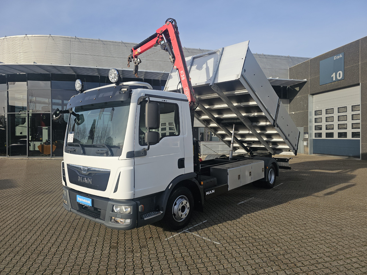 MAN TGL 10.220 - 翻斗车:图1 MAN TGL 10.220 - 翻斗车:图1