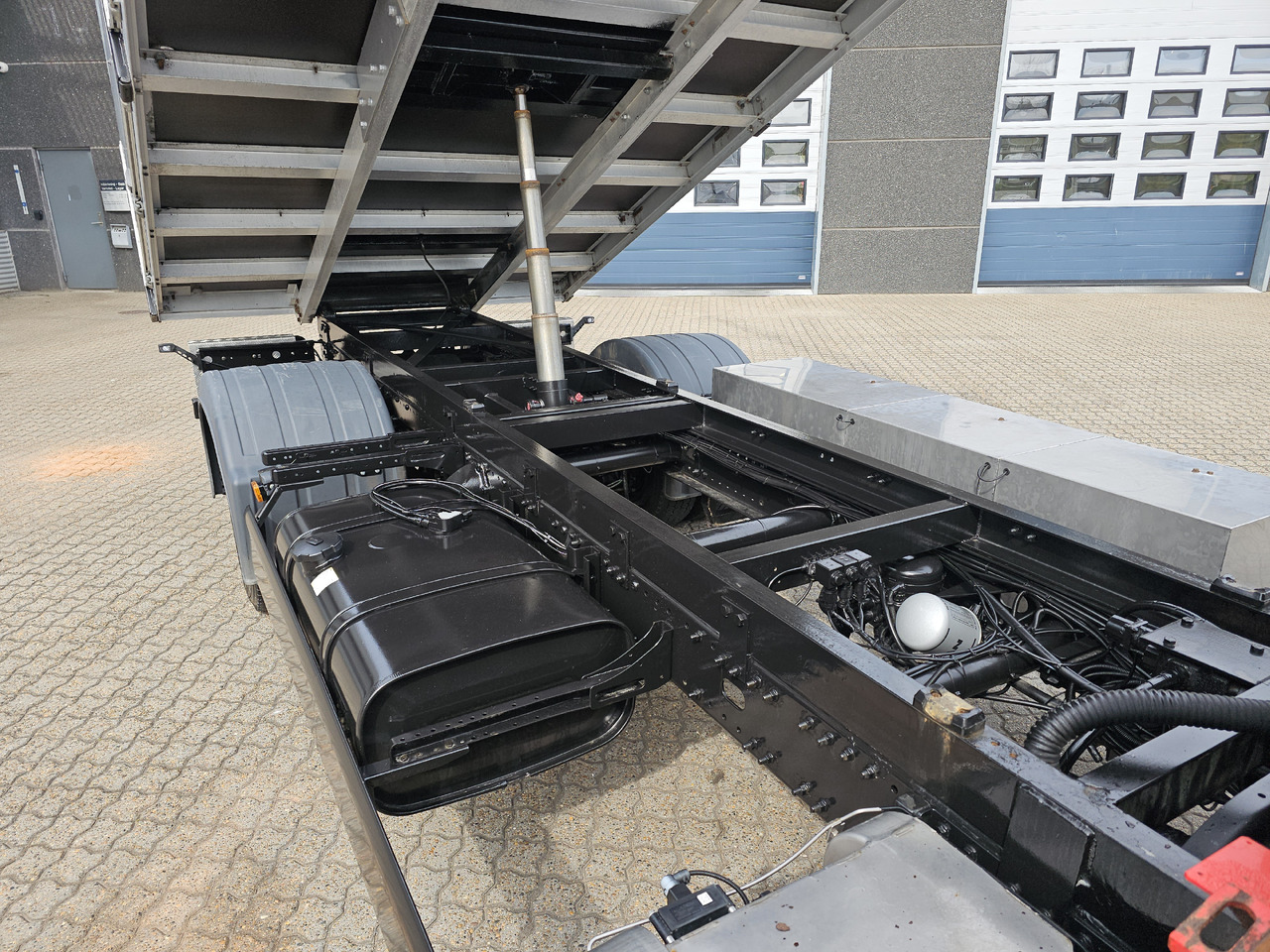 翻斗车, 起重车 MAN TGL 10.220：图7